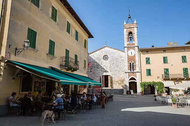 Chiesa di San Francesco, San Quirico d'Orcia. Shutterstock_2459312475