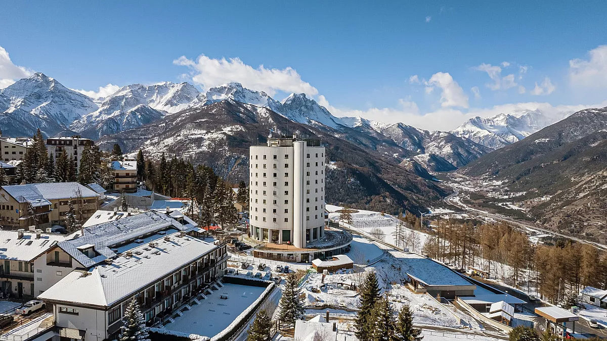Colle Blegier, Sauze d'Oulx. Shutterstock_2125356452