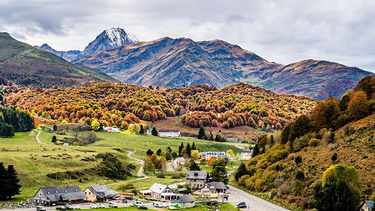 Colle d’Aspin, Francia. Shutterstock_2575469613