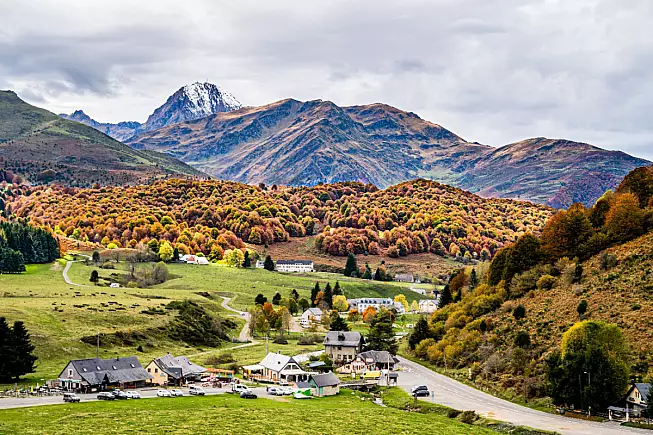 Colle d’Aspin, Francia. Shutterstock_2575469613