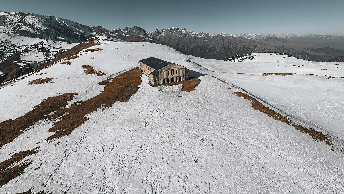 Colle del Colombardo. Shutterstock_2192008683