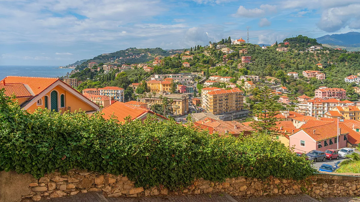 Colle San Bartolomeo, vista di Porto Maurizio. Shutterstock_2605876159
