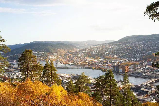 Drammen, Norvegia. Shutterstock_2478988029