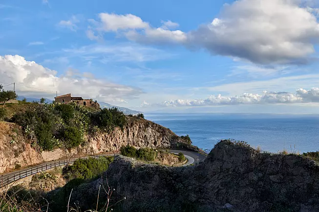 Forza d'Agro, provincia di Messina, Sicilia. Shutterstock_1865893534