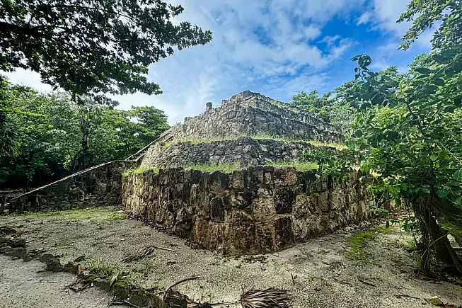 Museo Maya de Cancún y Zona Arqueológica de San Miguelito, pyramid of San Miguelito