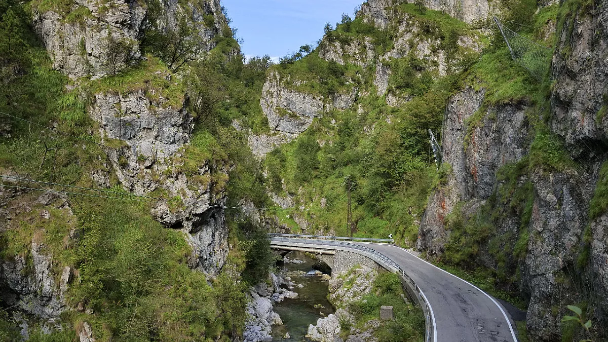 Orrido della Val Taleggio, sulla SP25
