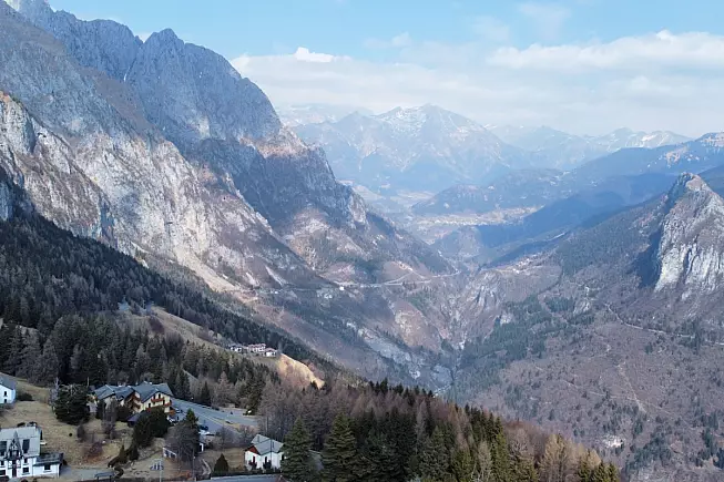 Parco regionale delle Orobie Bergamasche, panorama. Shutterstock_2150805741