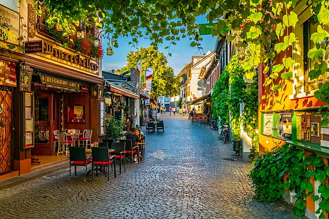 Il centro di Rüdesheim am Rhein, affascinante borgo dell'Assia. 