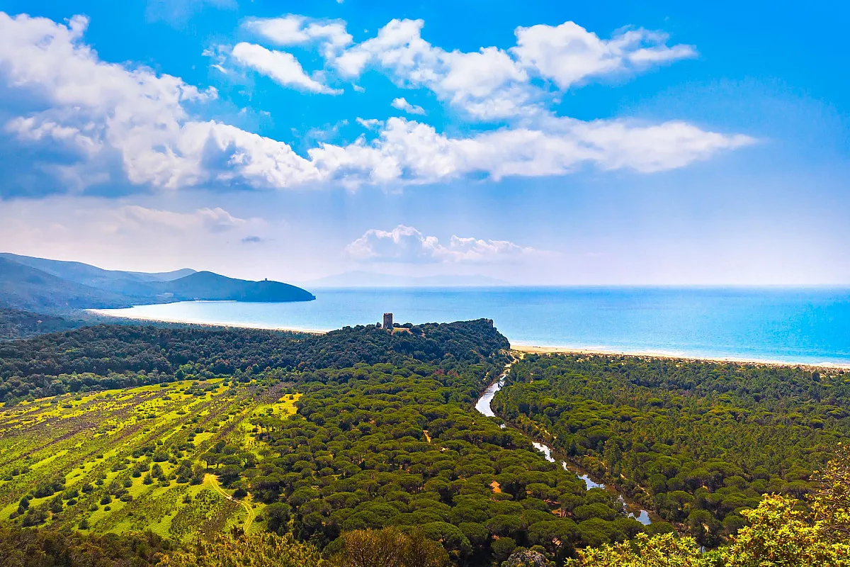 Torre dell'Uccellina, Parco Regionale della Maremma. Shutterstock_1052306960