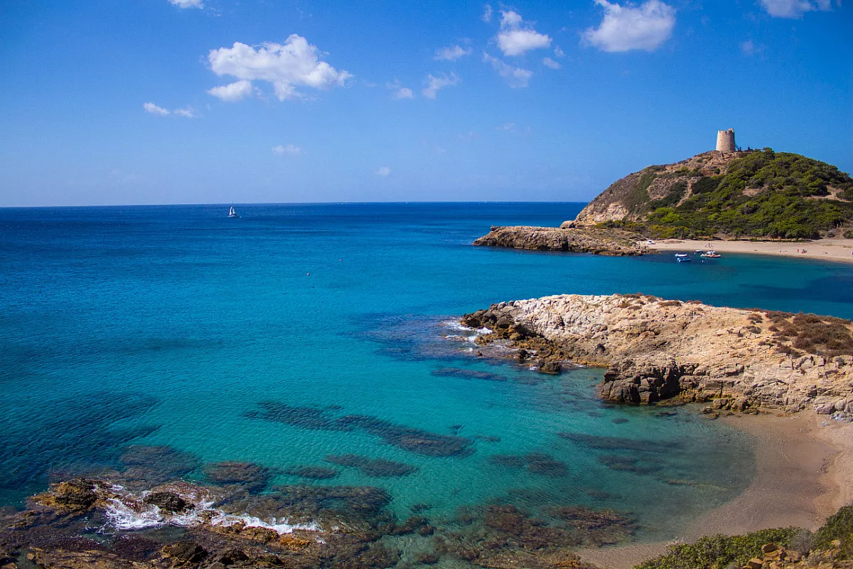 Torre di Chia, Sud Sardegna. Shutterstock_566942563