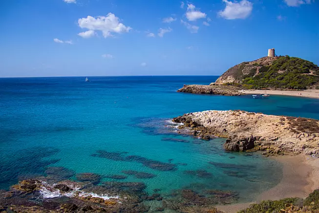 Torre di Chia, Sud Sardegna. Shutterstock_566942563