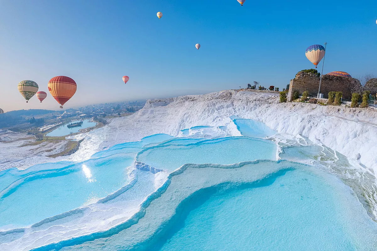 Cappadocia, Turchia. Pamukkale. Shutterstock_2258194061