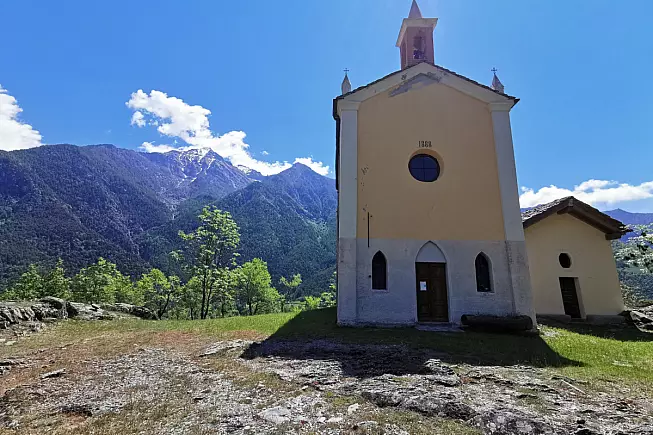 Col Tzecore, Santuario Sant'Anna, Tilly, Aosta. Shutterstock_2027680967
