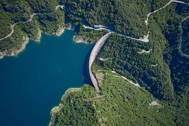Diga di Ponte Cola - Valvestino. Shutterstock_1640483068