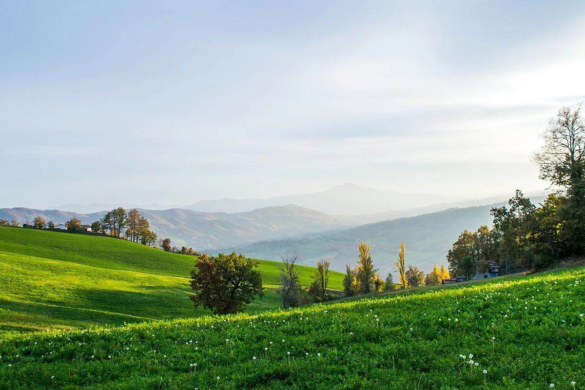 Entroterra modenese. Serramazzoni. Shutterstock_1924276778