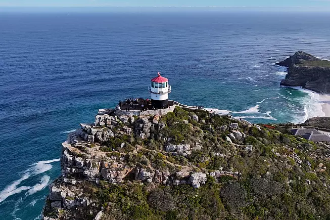 Faro di Capo Buona Speranza, Cape Point o Punta del Capo, Sudafrica. Shutterstock_2484531431