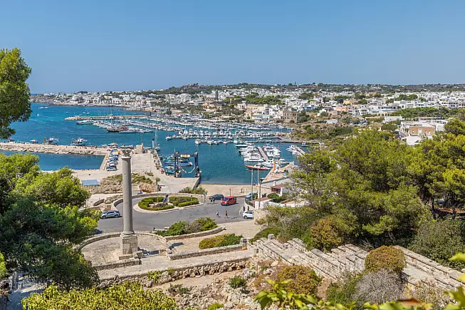 Francigena del Sud, Santuario di Santa Maria de Finibus Terrae, Santa Maria di Leuca, Lecce. Shutterstock_2621478245