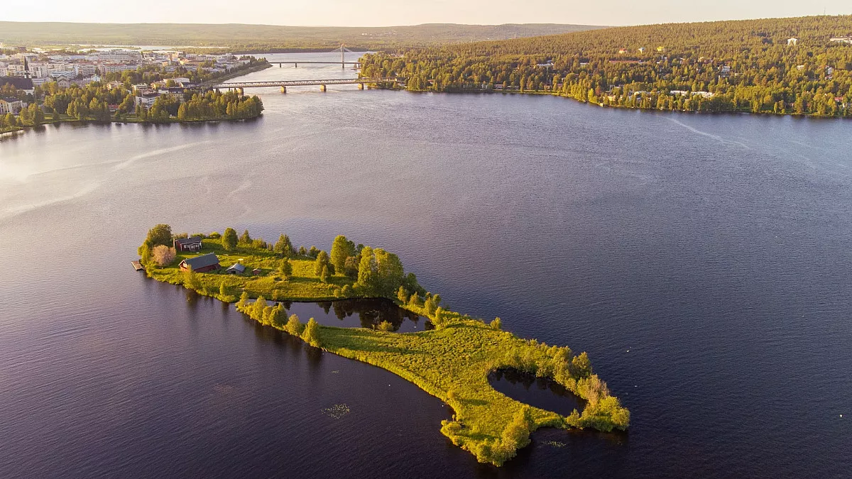 Lapponia. Rovaniemi, Finlandia. Shutterstock_2625630207