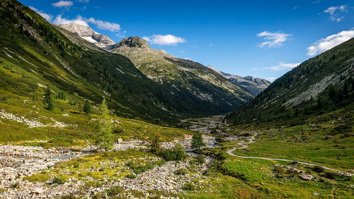 Passo di Vizze o Pfitscherjoch, Austria. Shutterstock_2520973699
