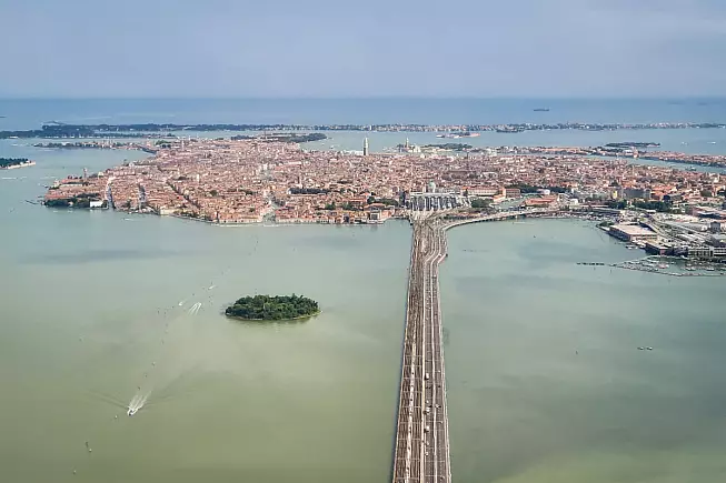 Ponte della Libertà e Isola San Secondo, Venezia