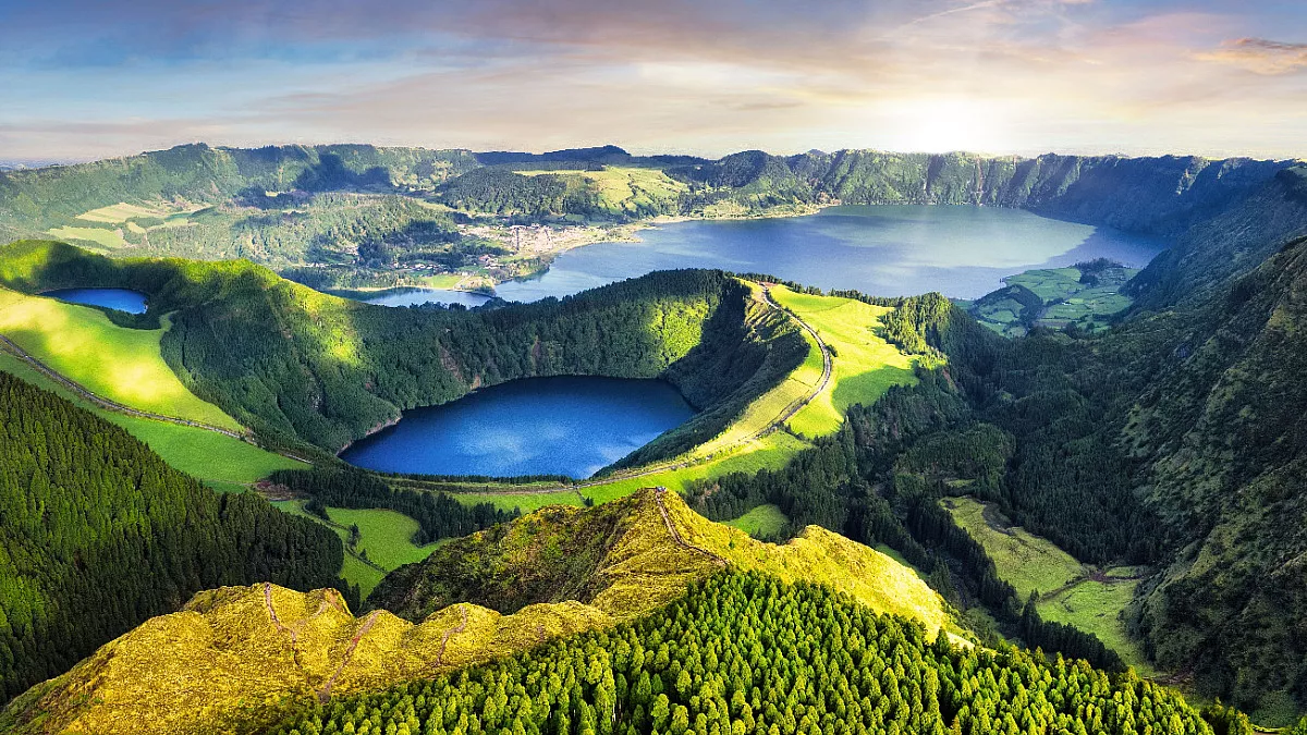Sete Cidades, Azzorre, Portogallo. Shutterstock_2467561617