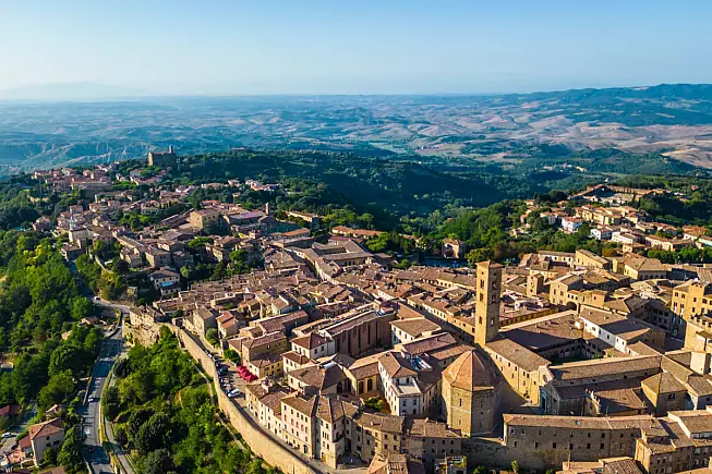 Volterra, Toscana. Shutterstock_2509451425