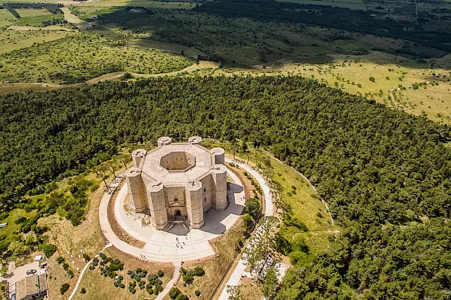 Castel del Monte, SS 170, Andria, Puglia. Shutterstock_1344992492