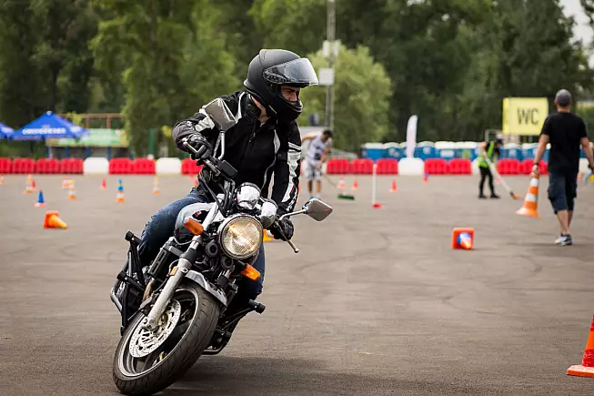 Come ottenere la patente per moto