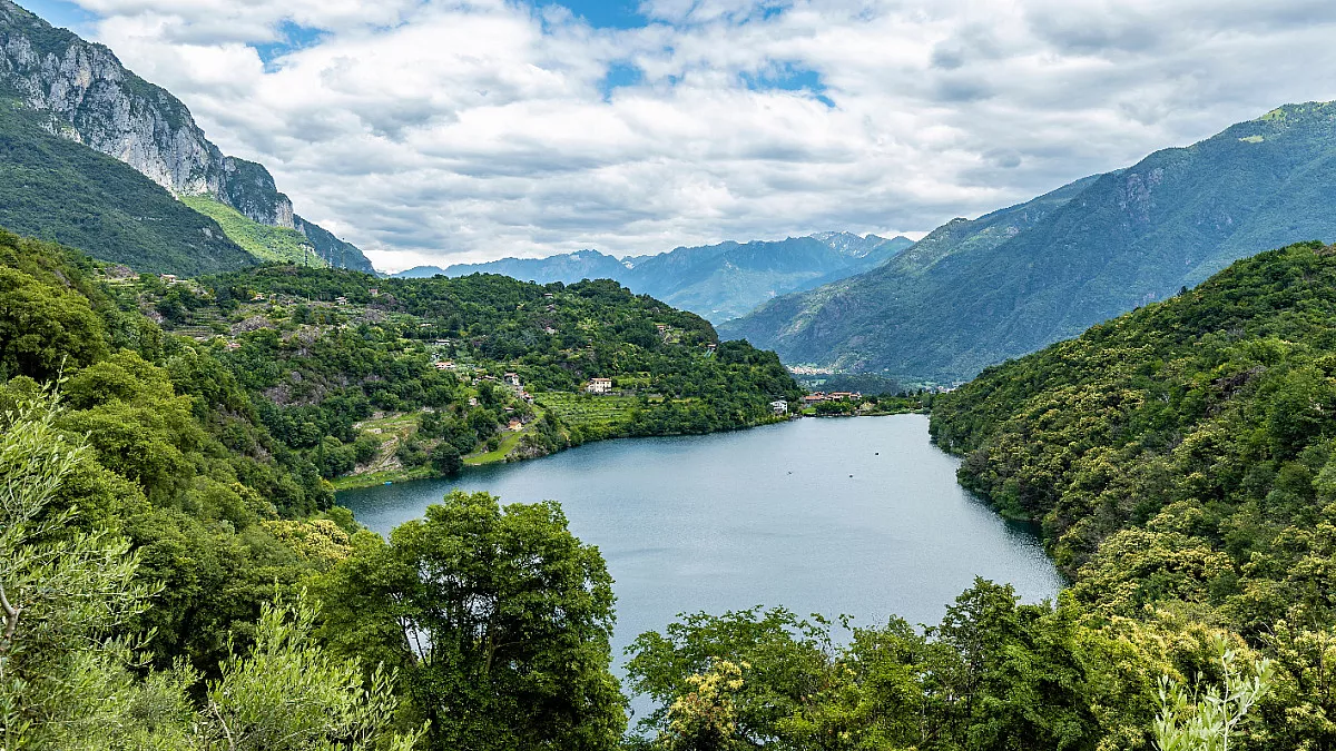 Darfo Boario Terme, vista dal Lago Moro, Lombardia. Shutterstock_1761491999