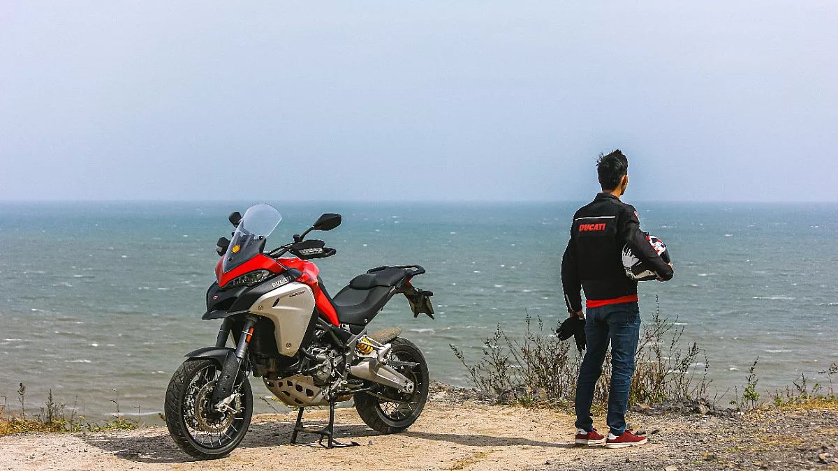 Enduro usate, Ducati Multistrada 1200 enduro. Shutterstock_1823695955