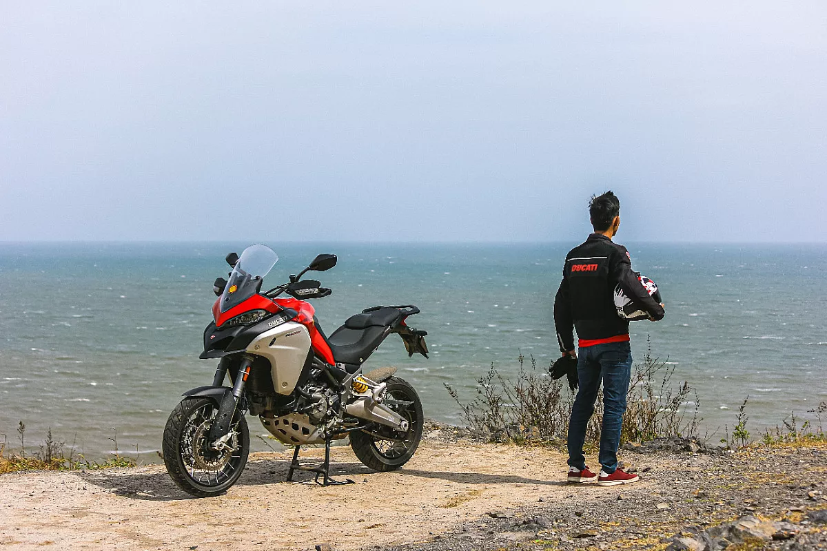 Enduro usate, Ducati Multistrada 1200 enduro. Shutterstock_1823695955