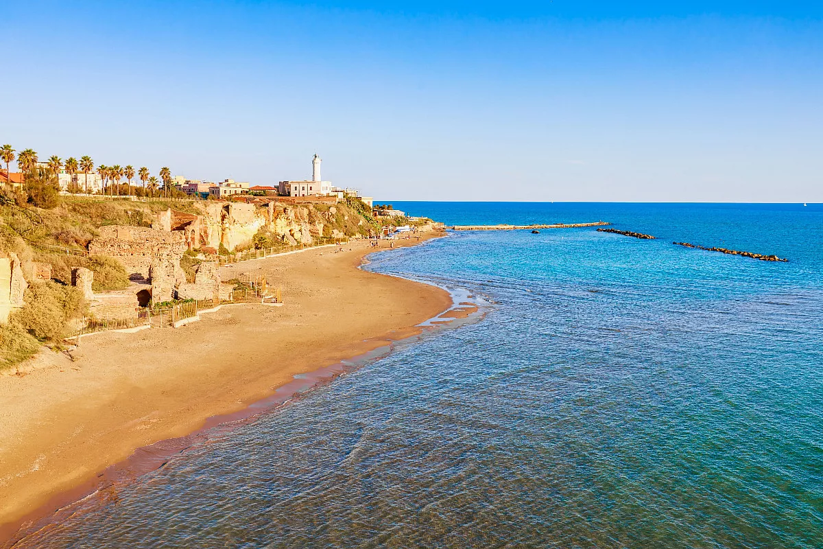Grotta di Nerone, Anzio, Roma. Shutterstock_2492244267