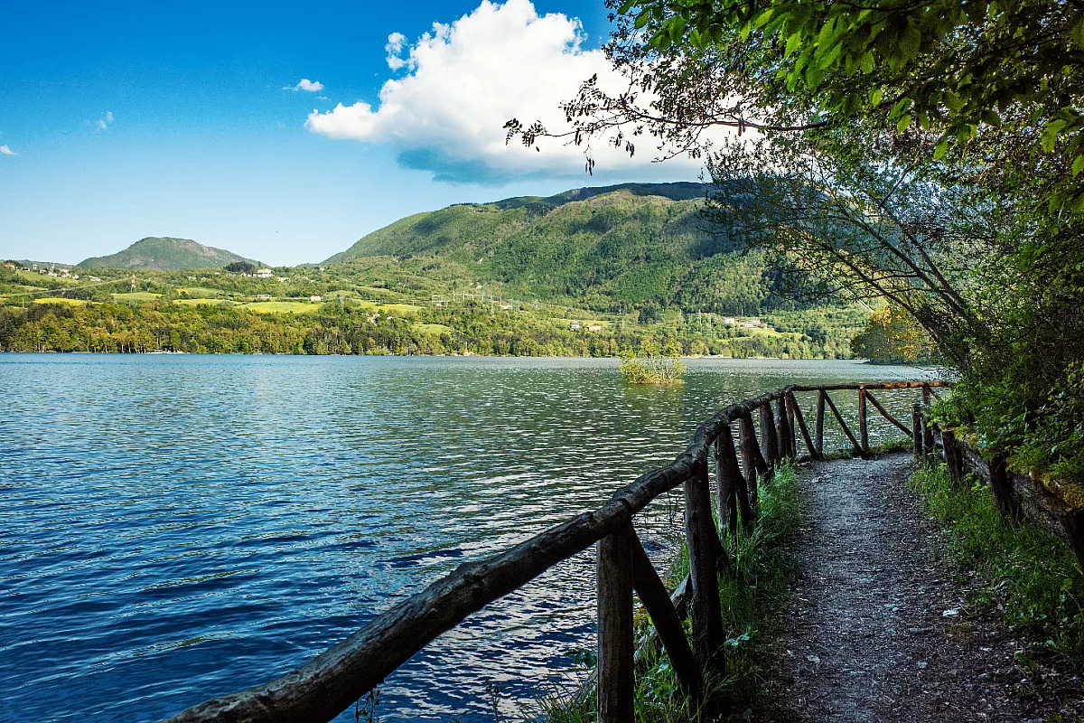 Lago di Suviana, Emilia-Romagna. Shutterstock_2624600083