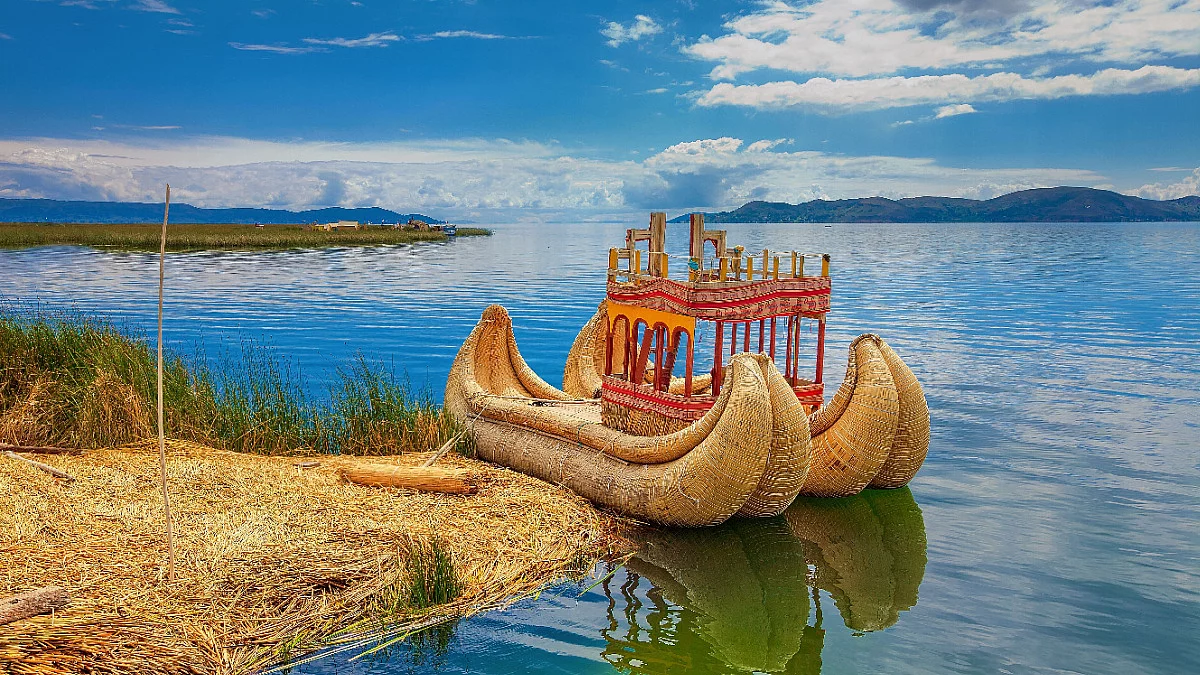 Lago Titicaca, Peru. Shutterstock_2437642169