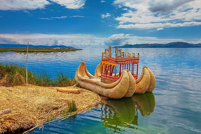 Lago Titicaca, Peru. Shutterstock_2437642169