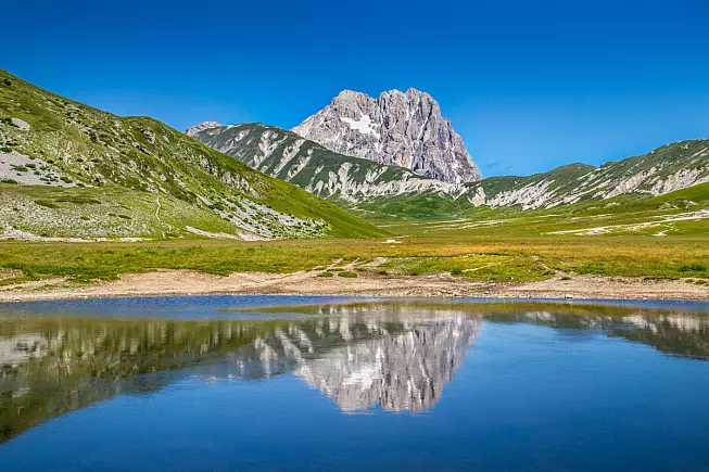 Monti della Laga, Gran Sasso, Campo Imperatore. Shutterstock_248981029