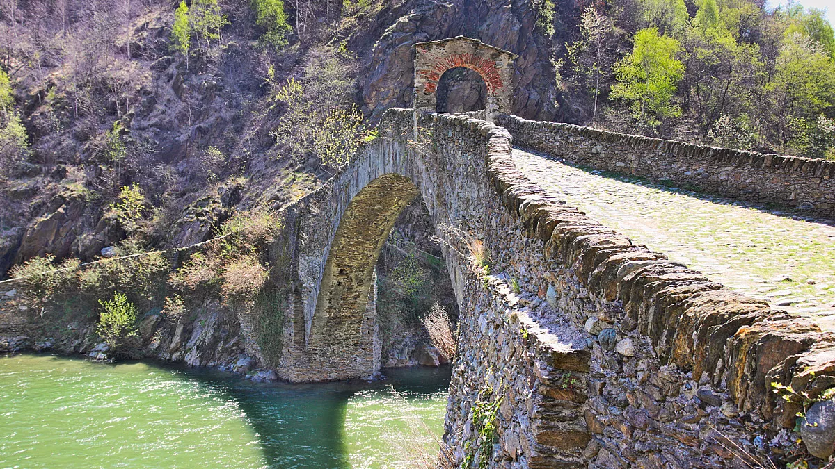 Ponte del Diavolo, Lanzo. Shutterstock_1090494227