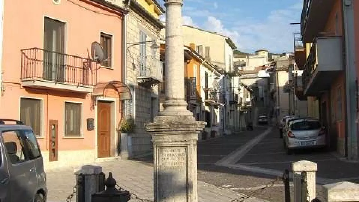 Sant'Andrea di Conza, monumento ai Caduti. 