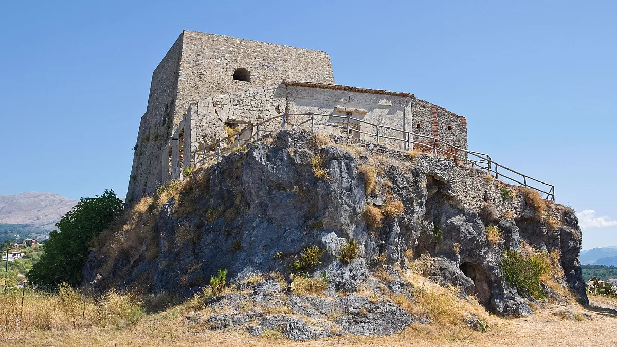 Torre Talao, Scalea. Shutterstock_119606143