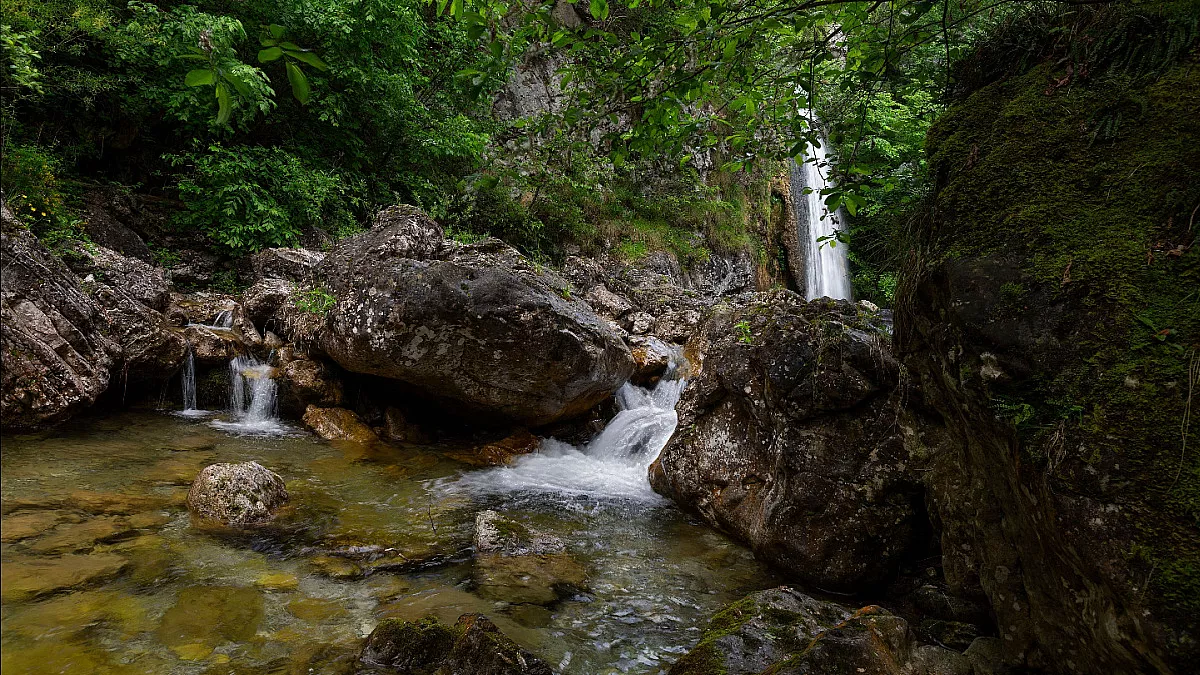 Cascata d'Ampola, Storo, Trento. Shutterstock_2658580883