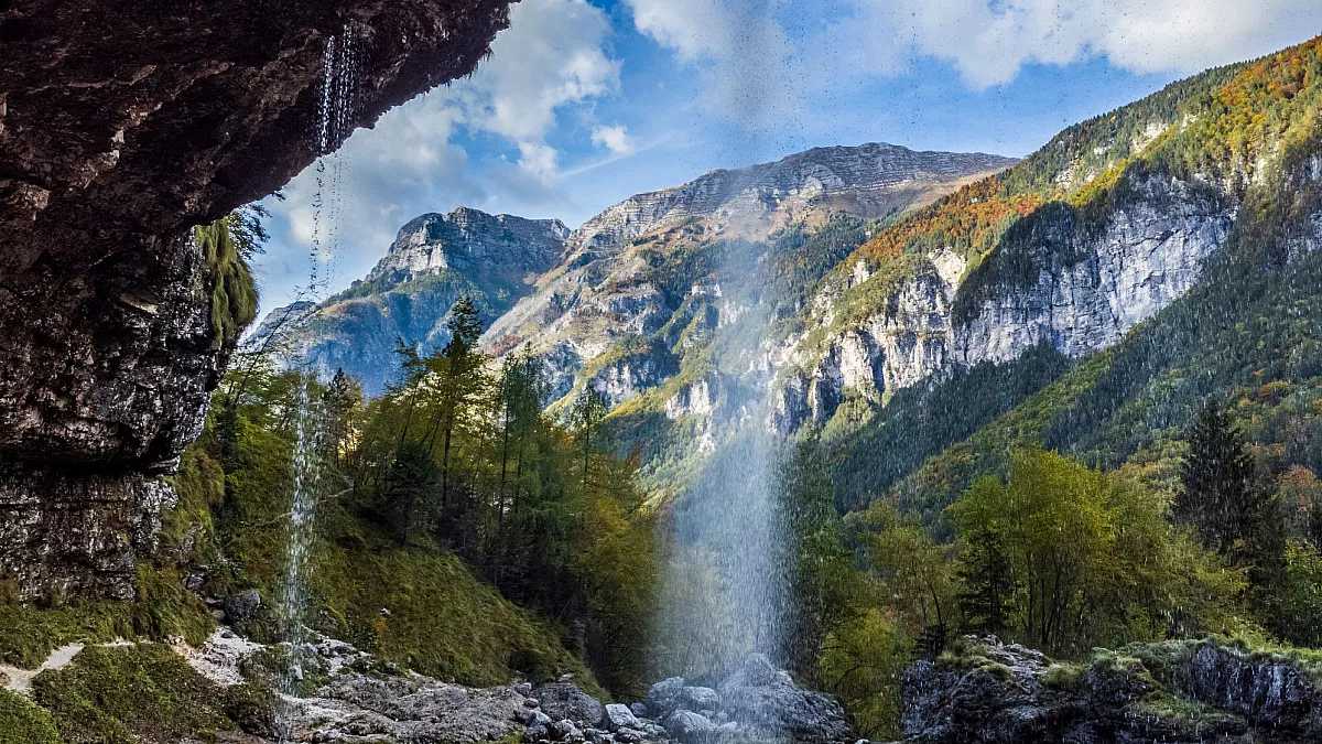 Fontanone di Goriuda, Chiusaforte, Udine. Shutterstock_2297261103