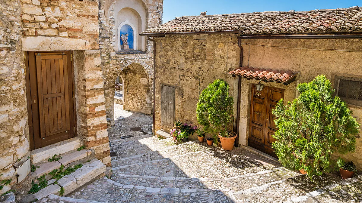 L'affascinante centro storico di Labro, oggi completamente restaurato. 