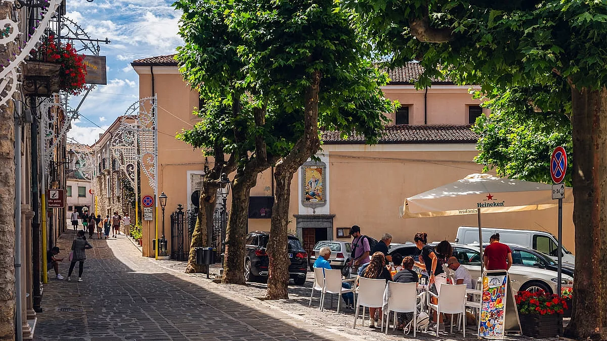Il centro di Sasso di Castalda. 