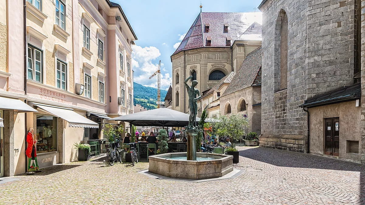 Il centro storico di Brixen (Bressanone).