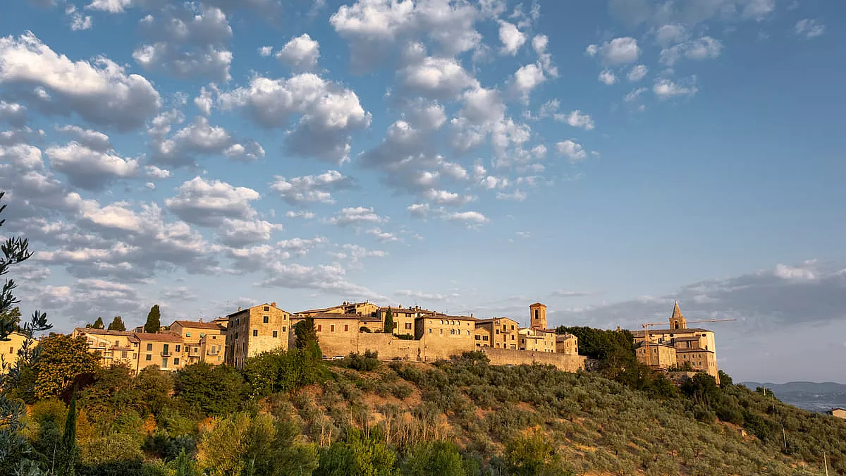 Colpo d'occhio sul borgo medievale di Bettona, in Umbria. 