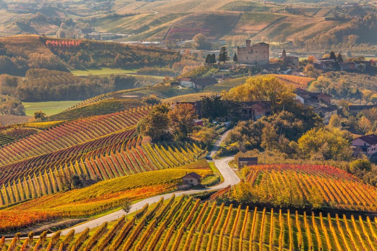 Viaggio in moto: gli itinerari della primavera shutterstock 327540686 768x512 - Viaggio in moto: gli itinerari della primavera