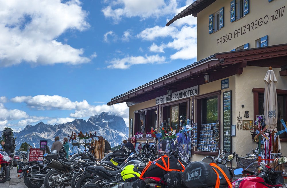 Passo Falzarego in moto