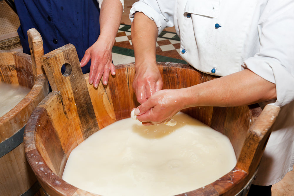 Mozzarella di bufala di Mondragone