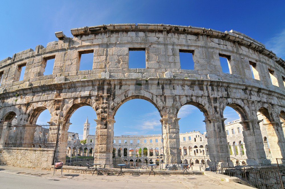 Pula, Arena