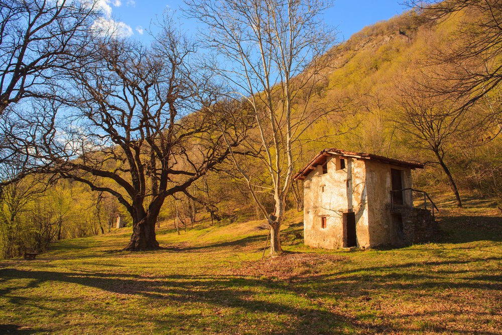 Via Regina. Porlezza